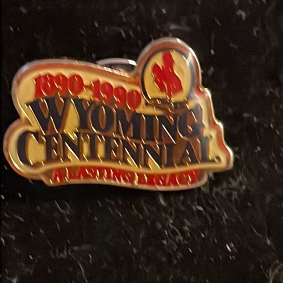 Vintage-1990-1” gold tone “Wyoming Centennial 1890-1990” hat/lapel pin/tie tack - Picture 3 of 10
